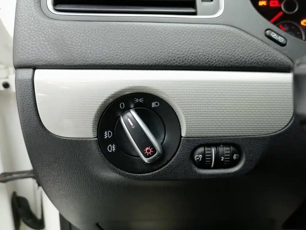 Volkswagen Sagitar — миниатюра 21