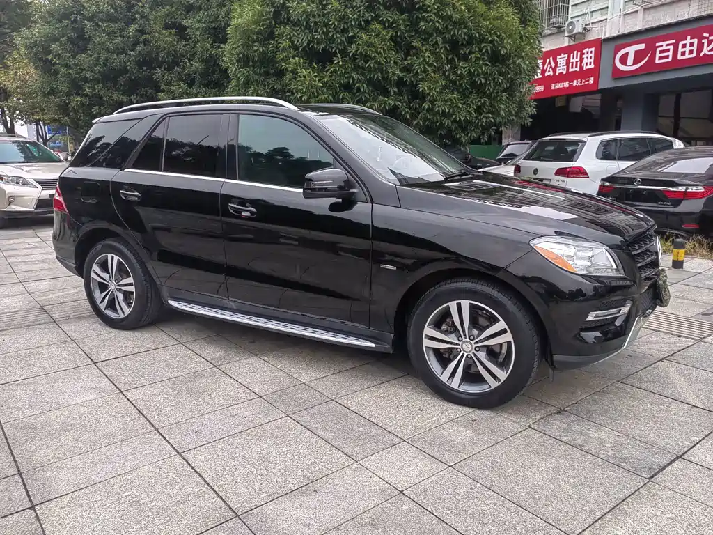Mercedes-Benz M-Class — миниатюра 9