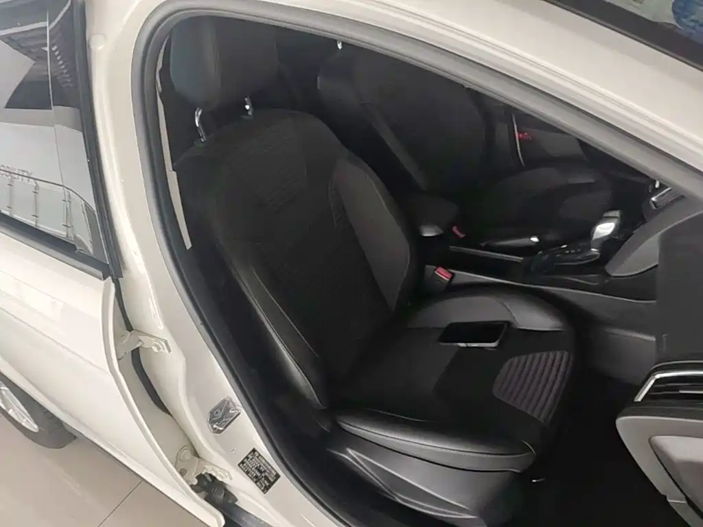 Ford Focus — миниатюра 25