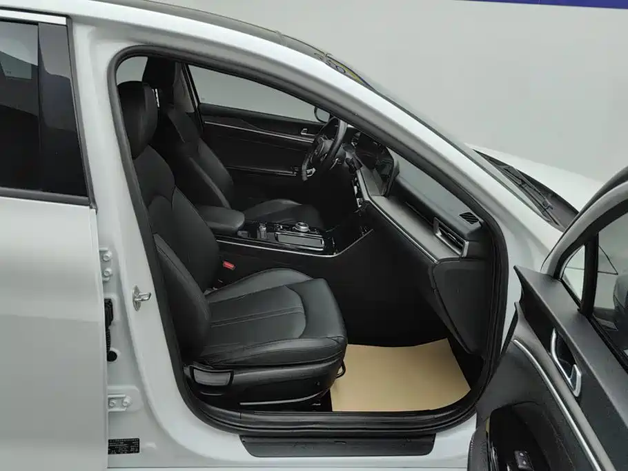 Kia K5 — миниатюра 8