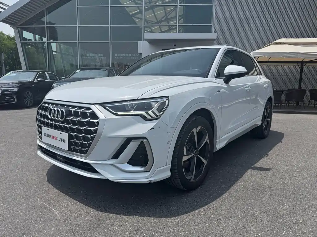 Купить Audi Q3