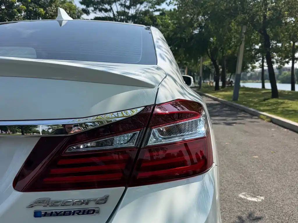Honda Accord — миниатюра 17