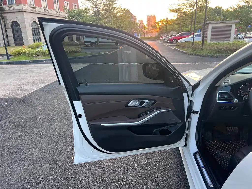 BMW 3 Series — миниатюра 10