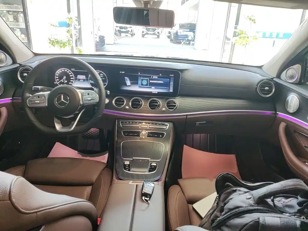 Mercedes-Benz E-Class — миниатюра 10