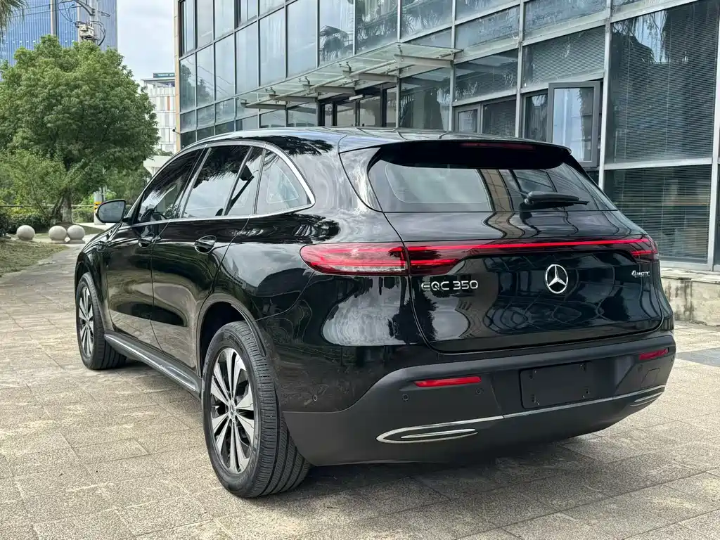 Mercedes-Benz EQC — миниатюра 6