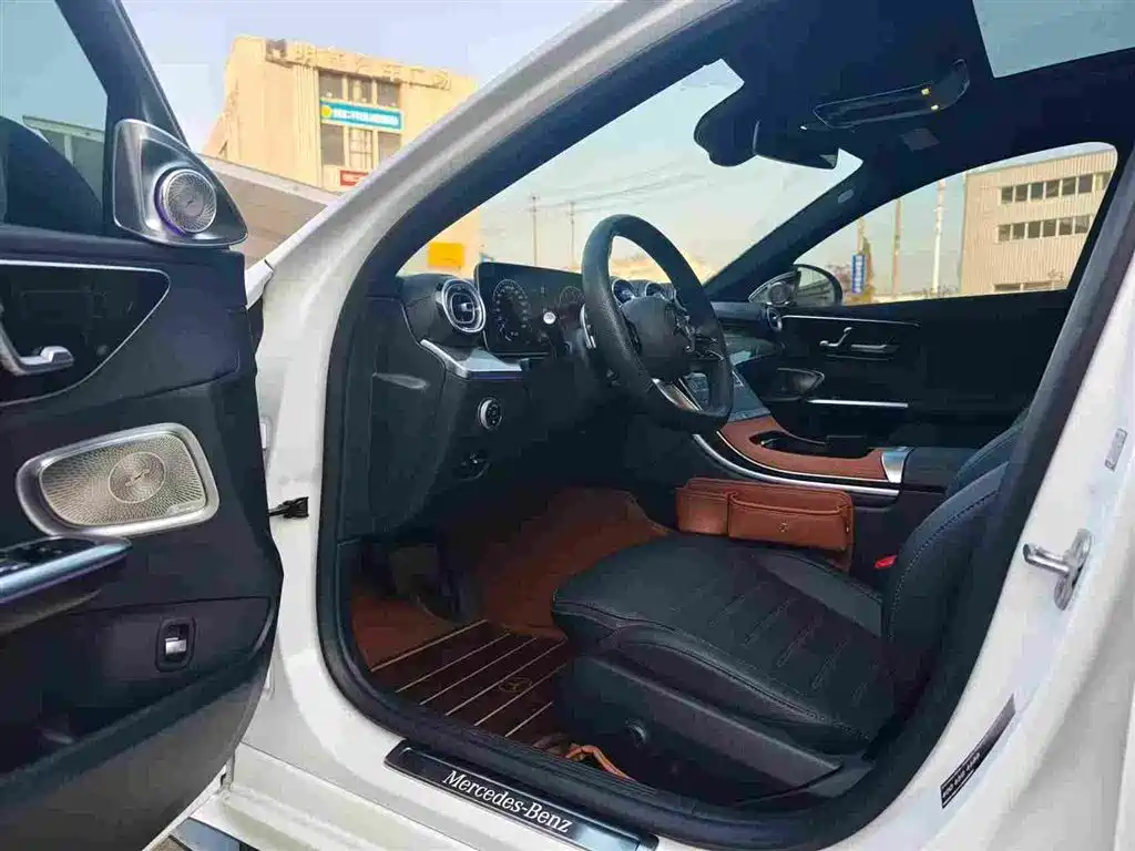 Mercedes-Benz C-Class — миниатюра 4