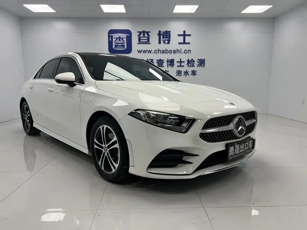 Mercedes-Benz A-Class Facelift A 180 L Sport Sedan, фото 3
