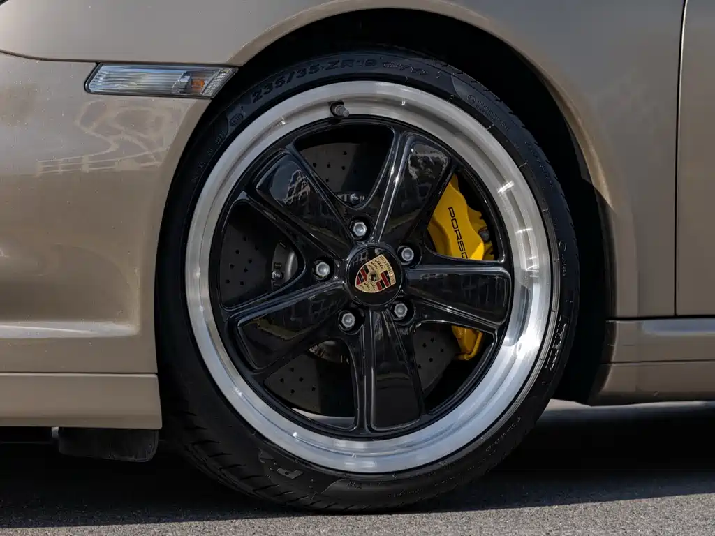 Porsche 911 2010 Turbo S 3.8T