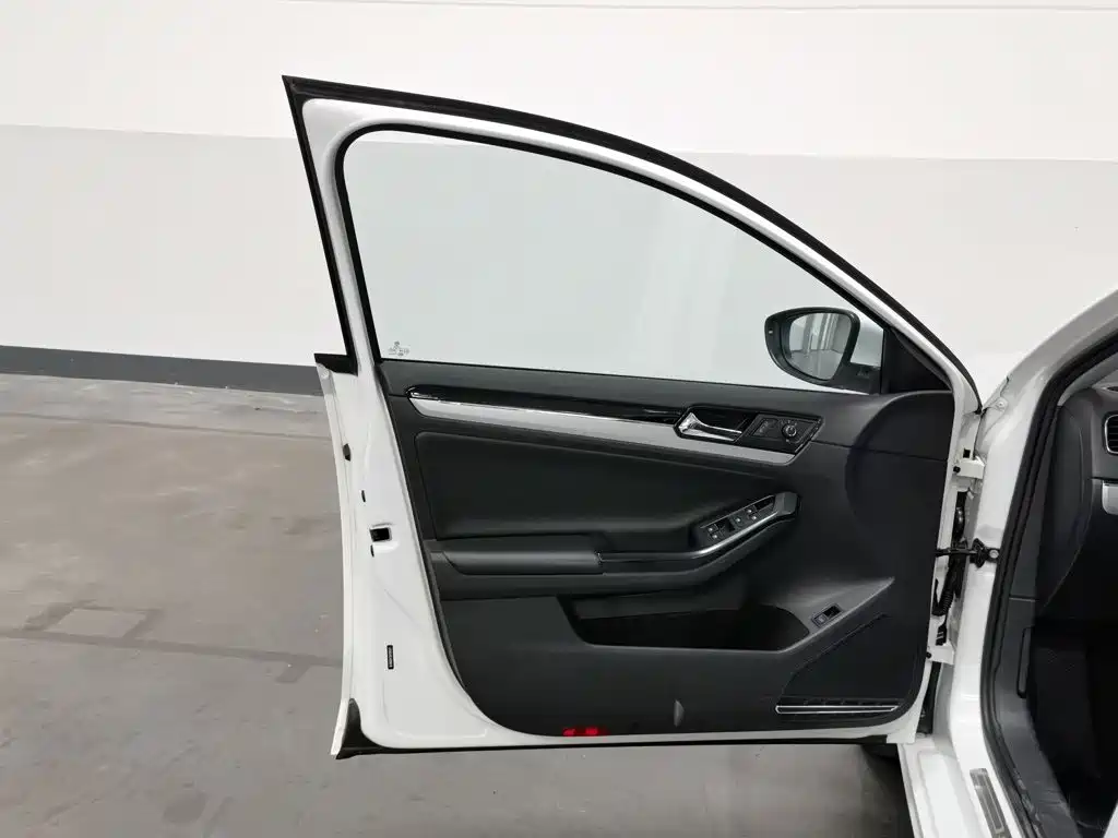 Volkswagen Sagitar — миниатюра 8