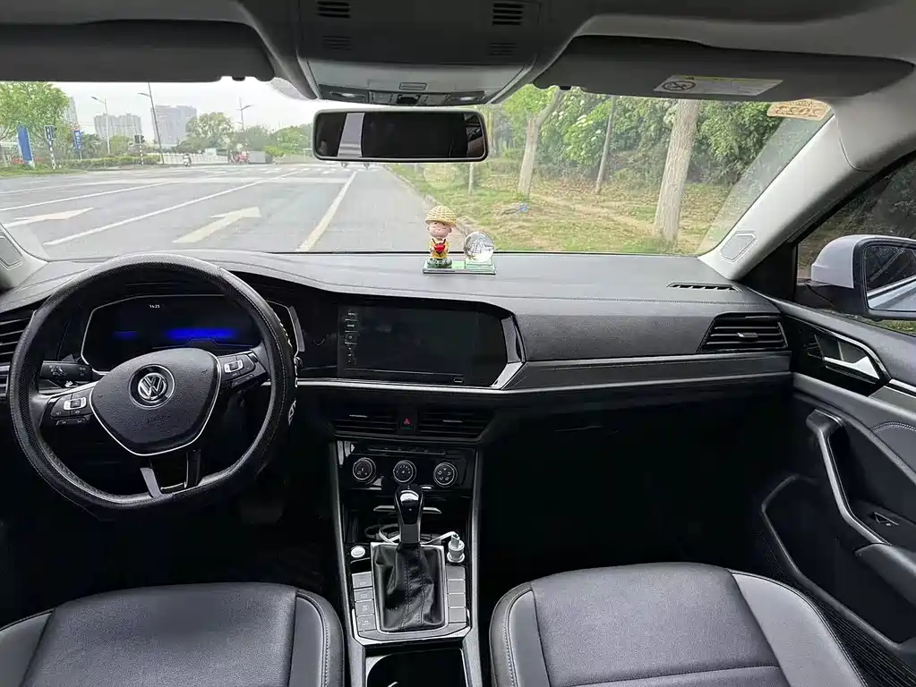 Volkswagen Sagitar — миниатюра 4