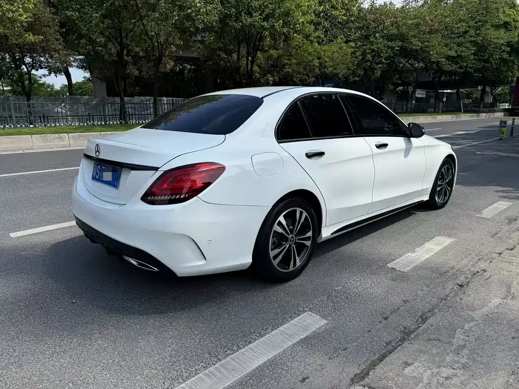 Mercedes-Benz C-Class — миниатюра 6