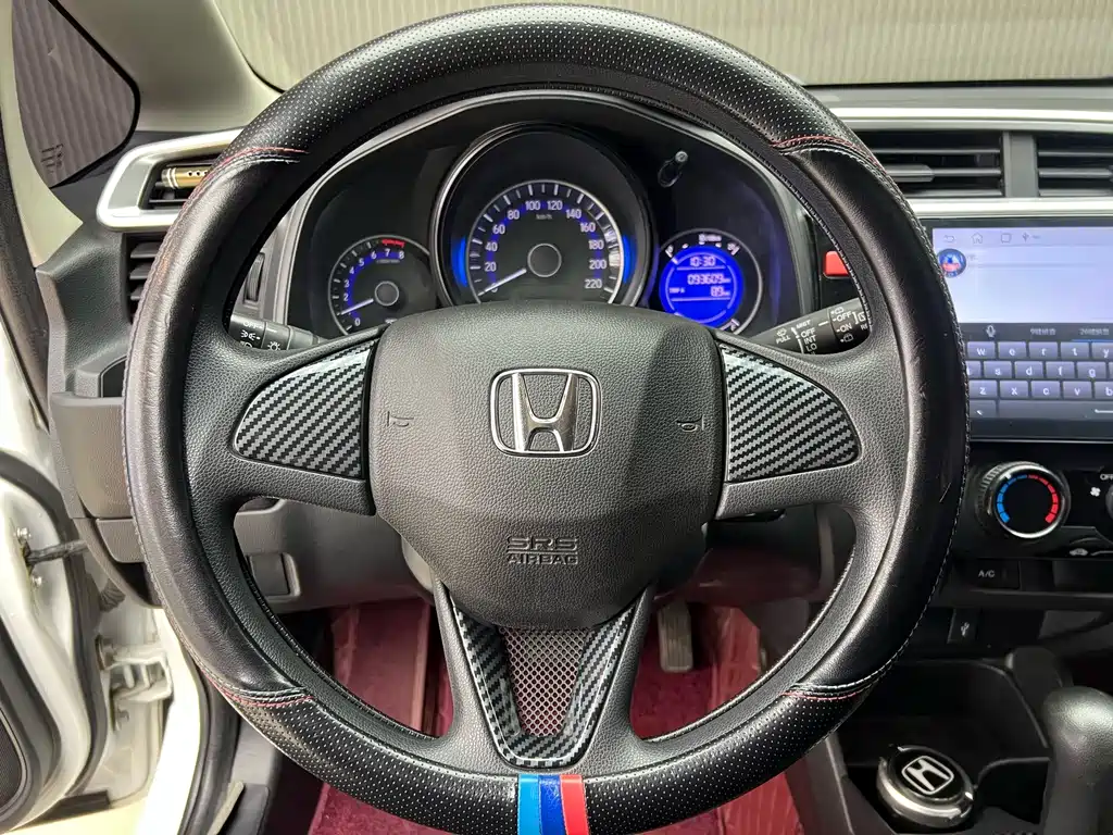 Honda Fit — миниатюра 7