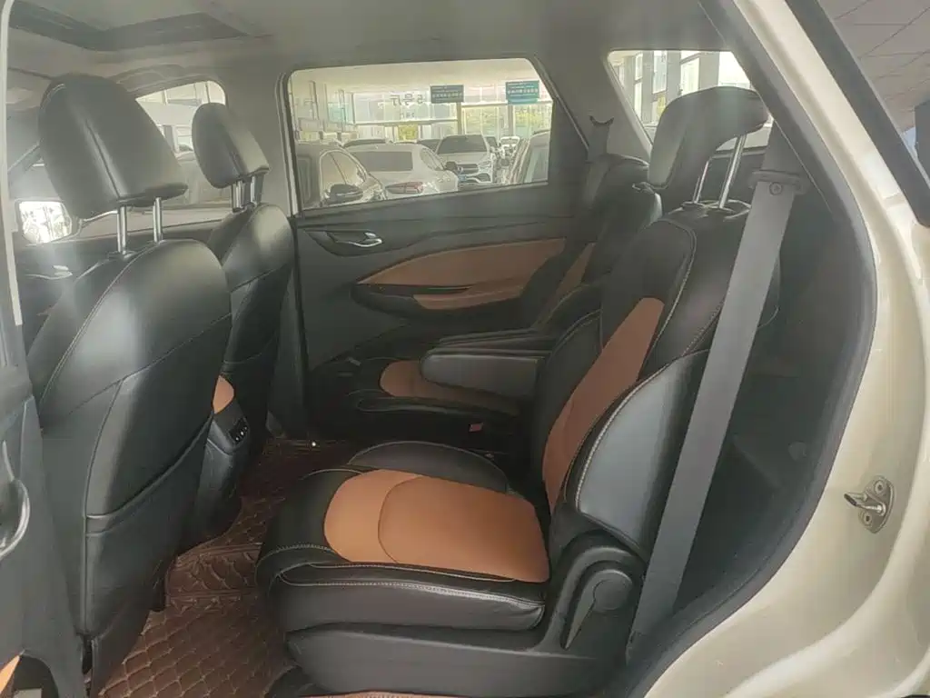 Wuling Hongguang S3 — миниатюра 17