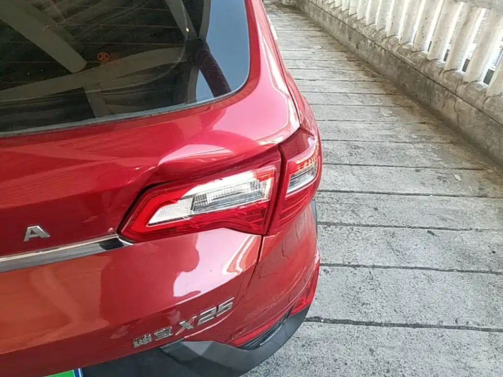 BAIC Senova X25 — миниатюра 8
