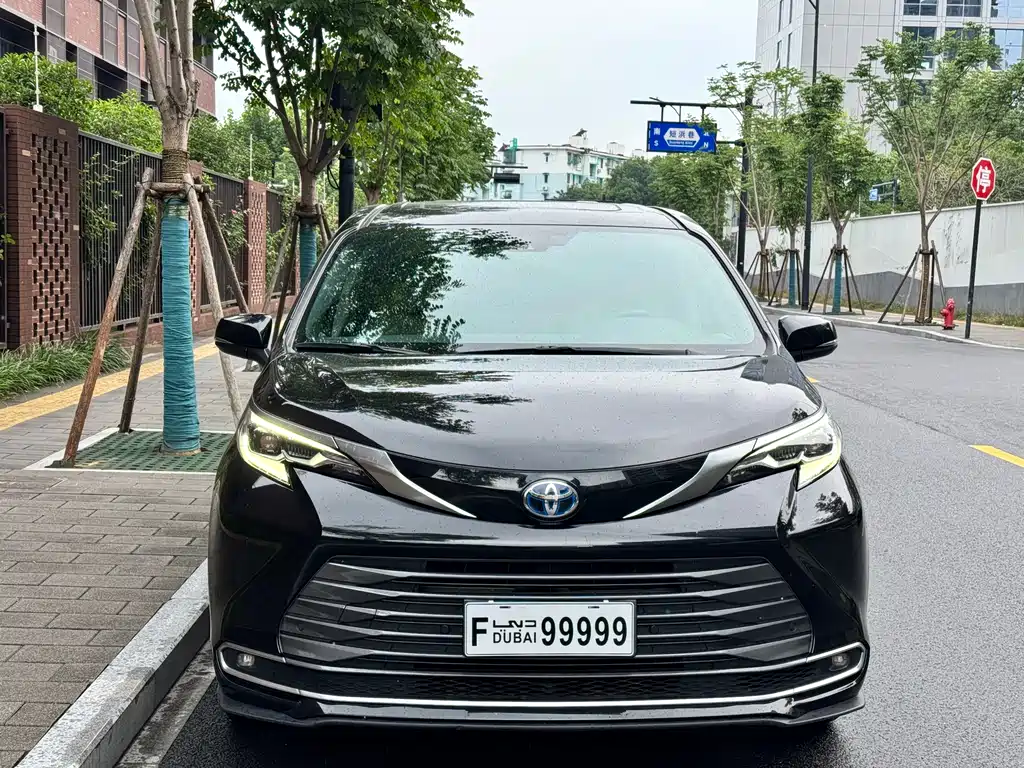 Toyota Sienna 2021 2.5L Luxury