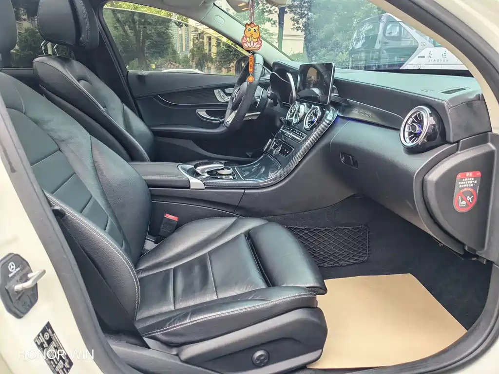 Mercedes-Benz C-Class — миниатюра 6