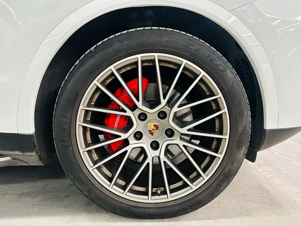 Porsche Cayenne — миниатюра 22