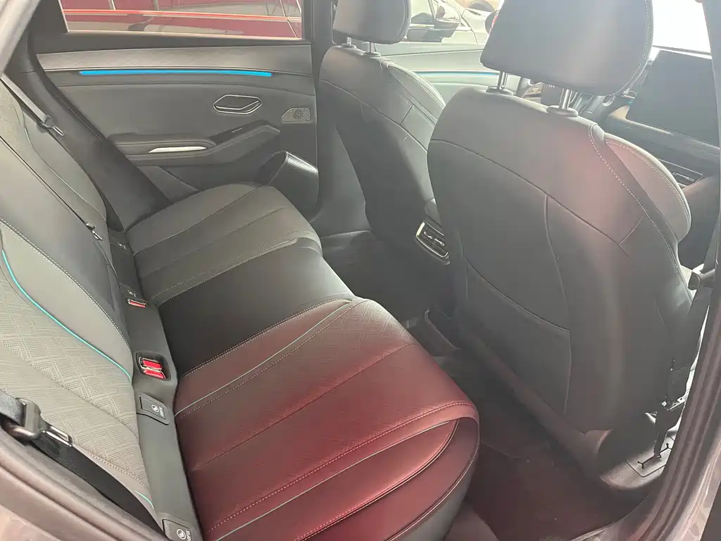 BYD Qin L — миниатюра 8