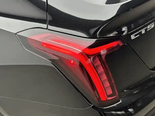 Cadillac CT5 — миниатюра 7