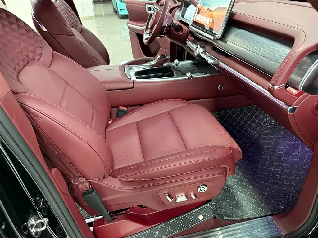 TANK TANK 700 NEW ENERGY