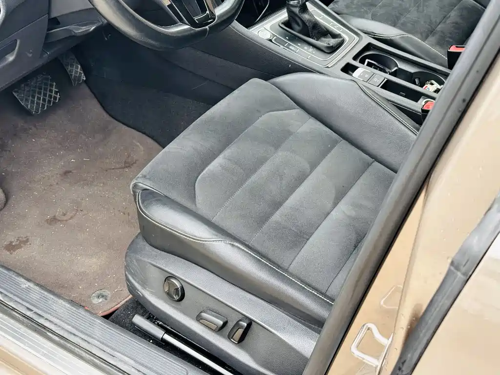 Volkswagen Golf 2015 1.4TSI AT Flagship