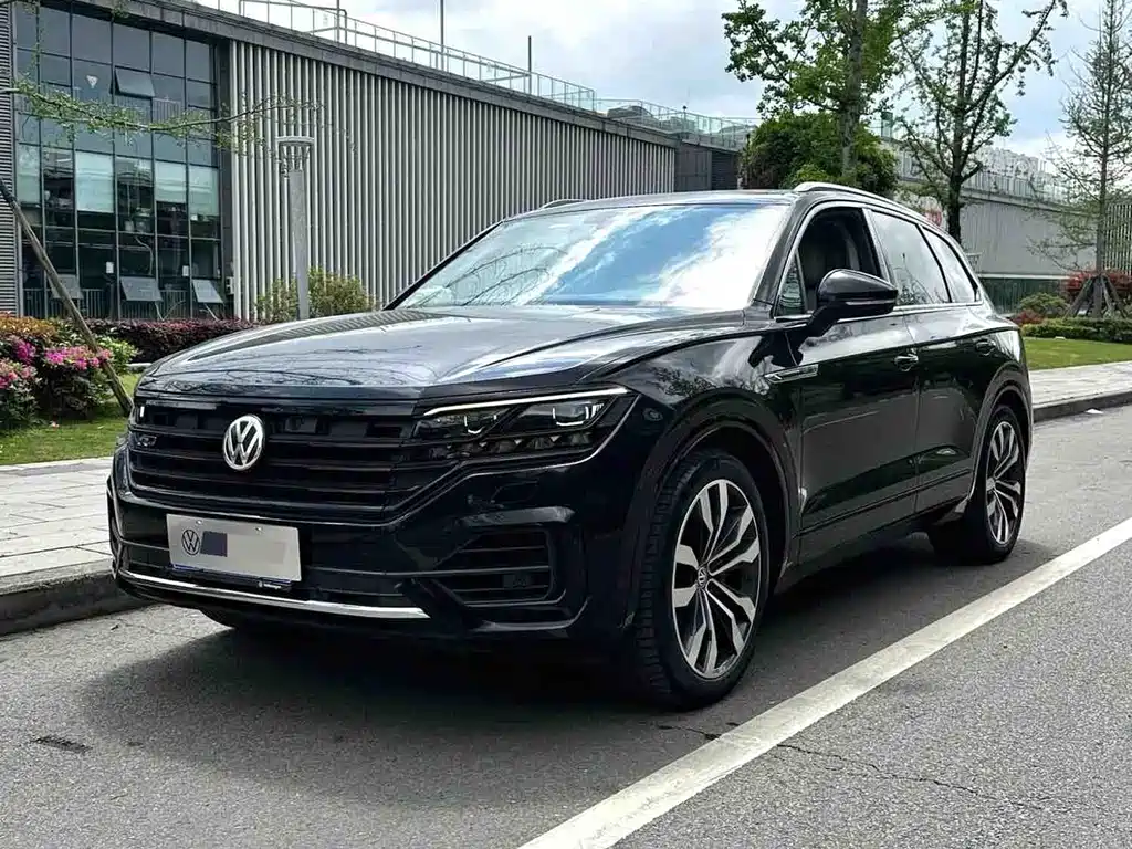 Купить Volkswagen Touareg
