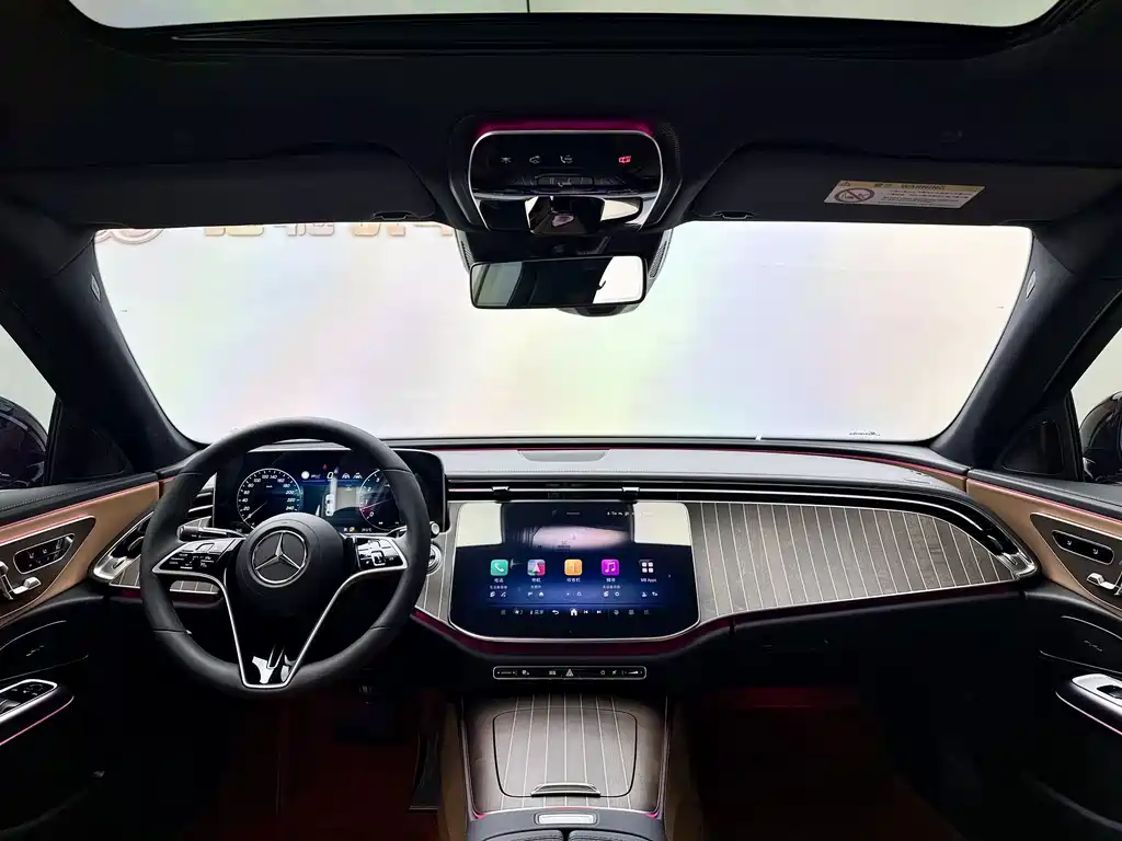 Mercedes-Benz E-Class — миниатюра 9