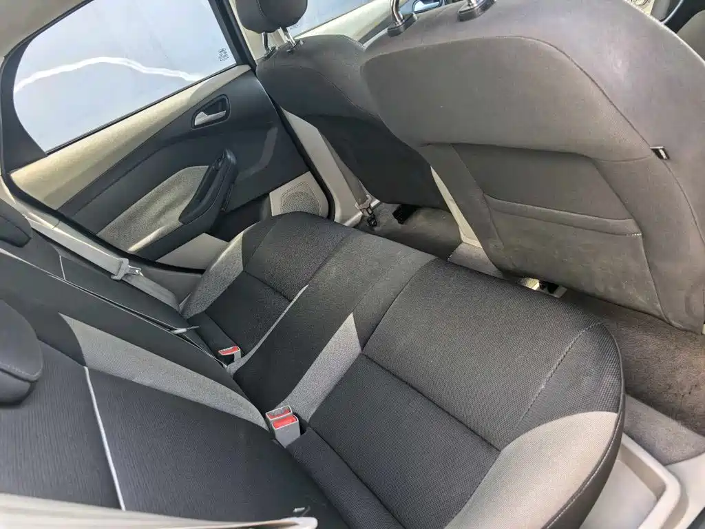 Ford Focus 2012 1.6L MT Comfort