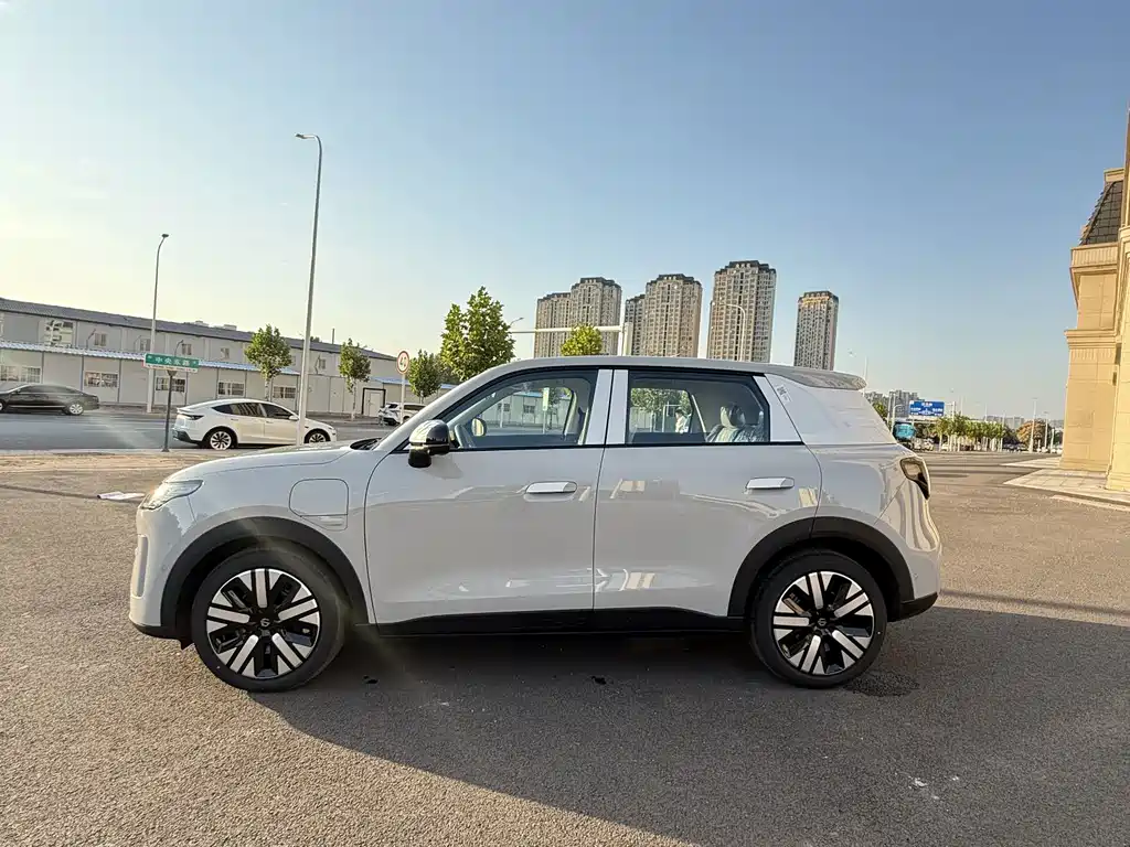 Leapmotor Leapmotor A10 — миниатюра 2