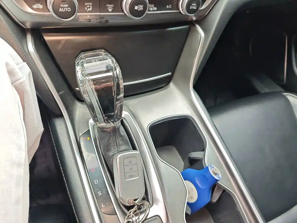 Honda Accord — миниатюра 14