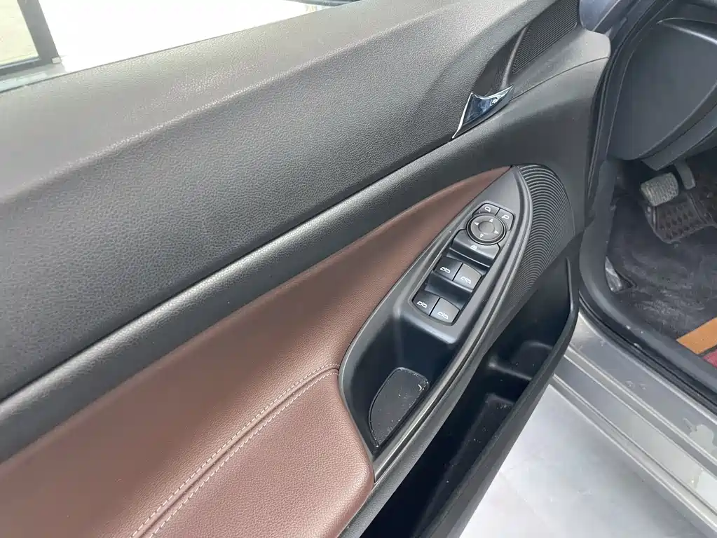 Buick GL6 2019 18T 6 мест Luxury VI