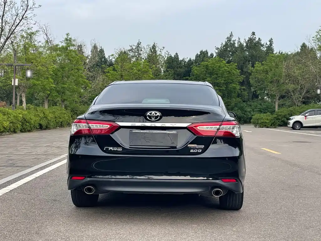 Toyota Camry — миниатюра 5