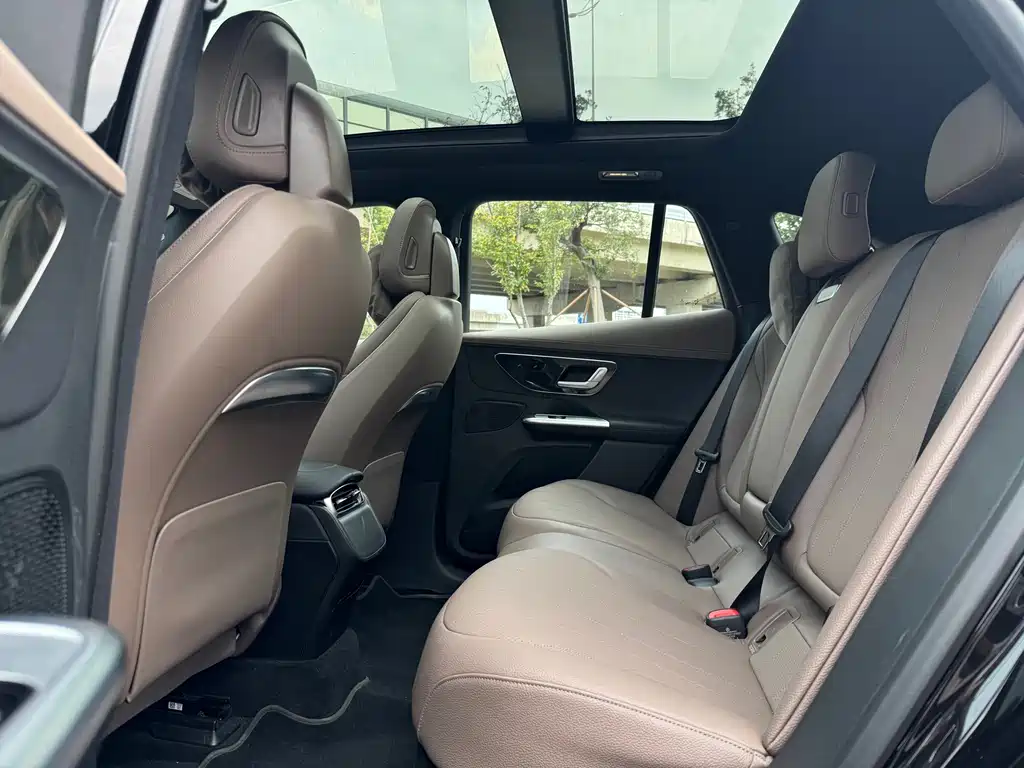 Mercedes-Benz EQE SUV — миниатюра 10