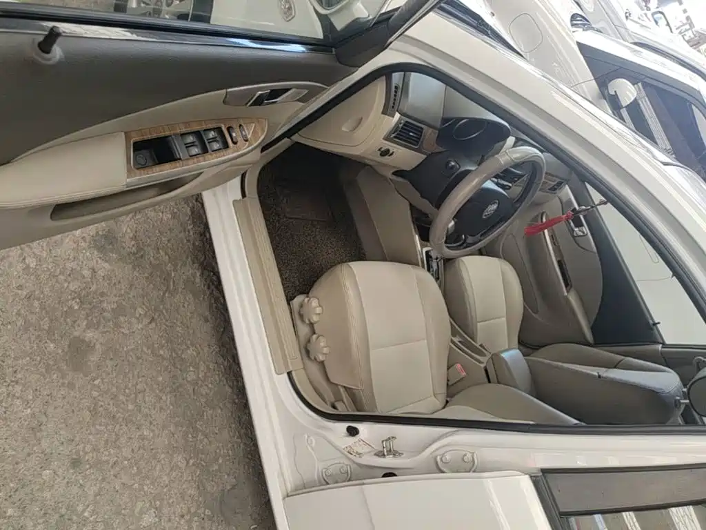 Buick Excelle — миниатюра 16