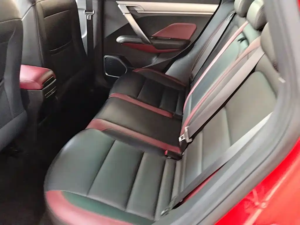 Geely Binyue — миниатюра 17