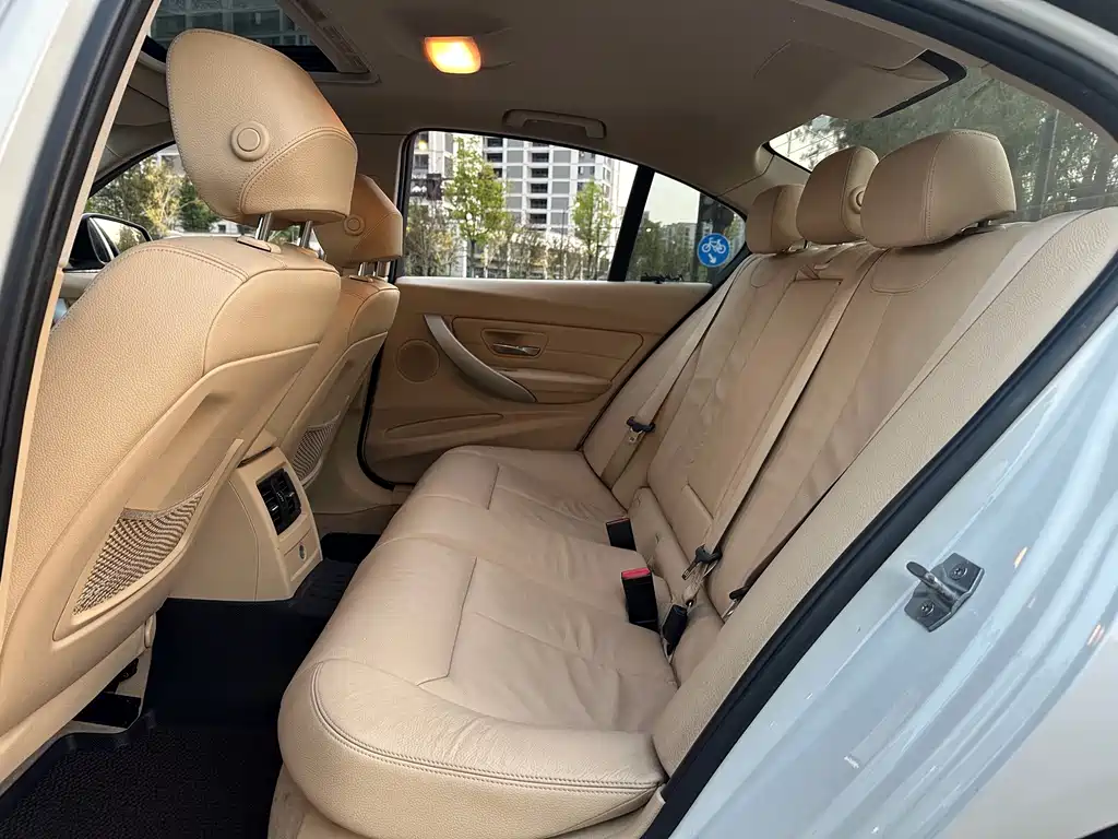 BMW 3 Series — миниатюра 8