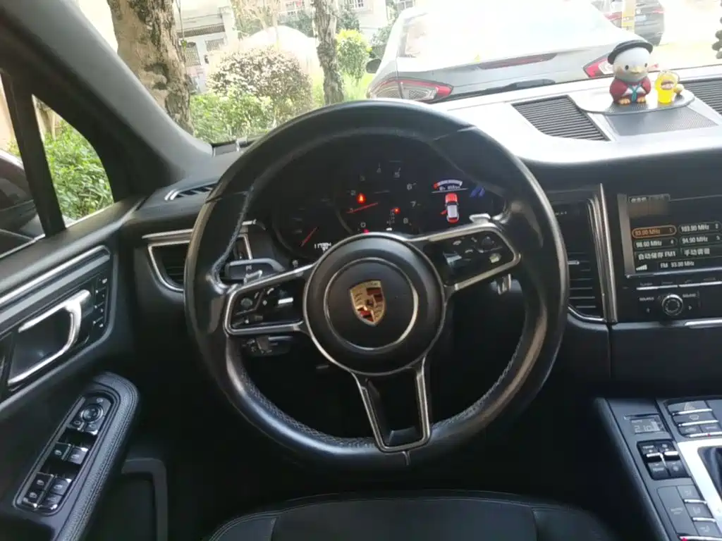 Porsche Macan — миниатюра 15
