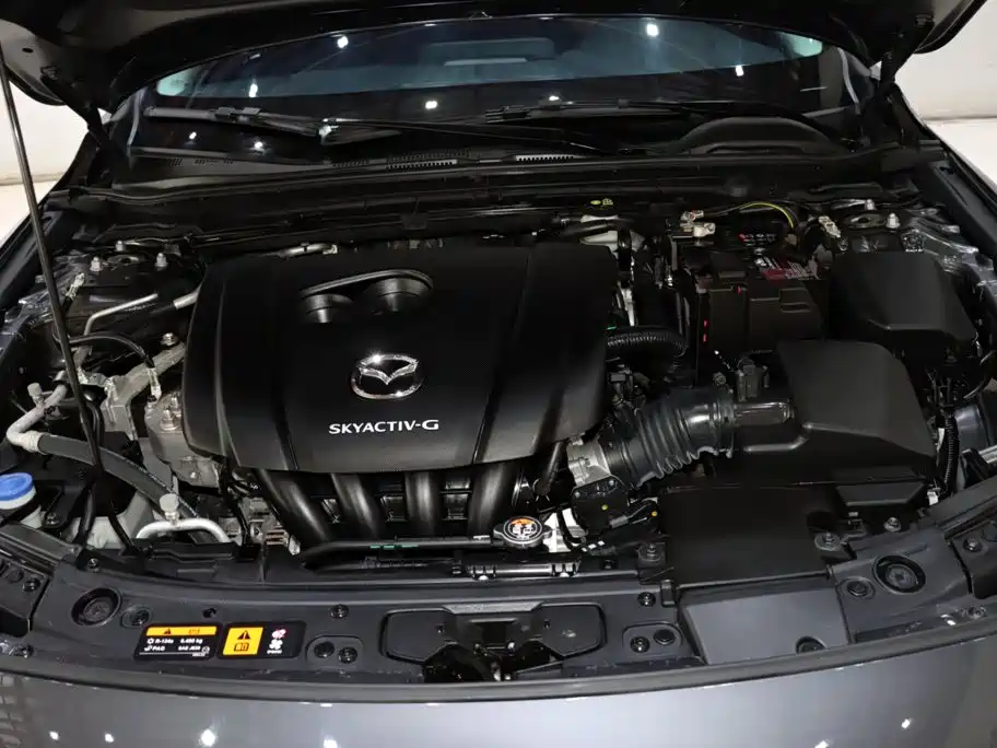 Mazda 3 Axela 2.0L Auto Quality Shine Edition, фото 20