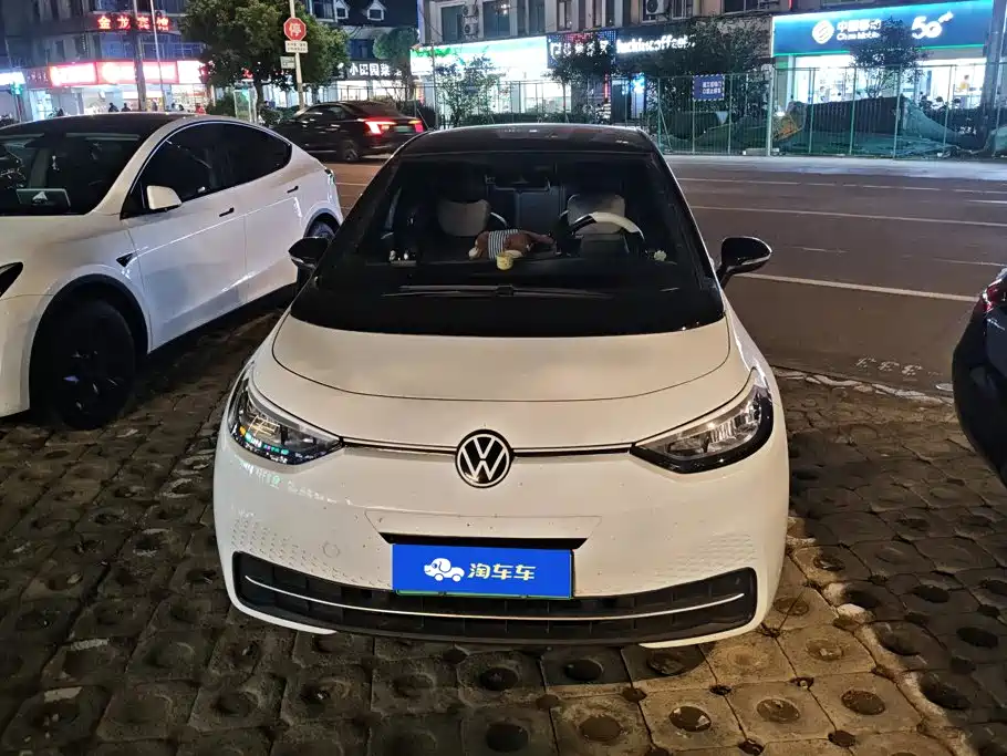 Volkswagen ID.3 — миниатюра 2