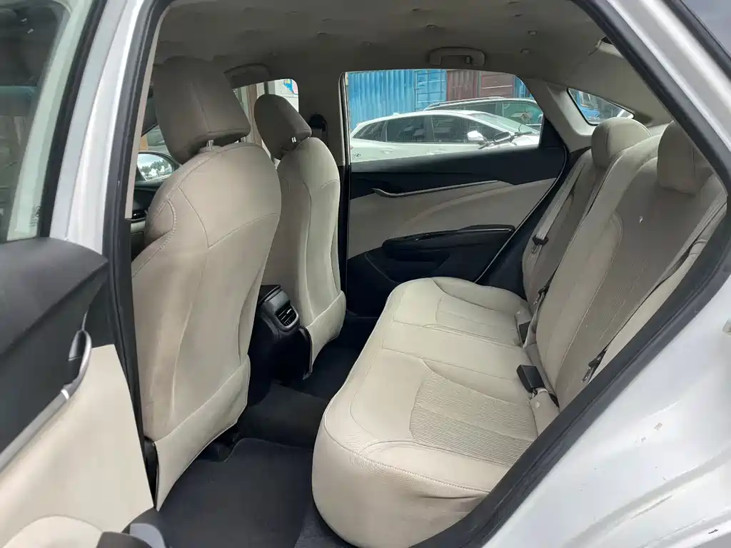 Buick Excelle — миниатюра 7