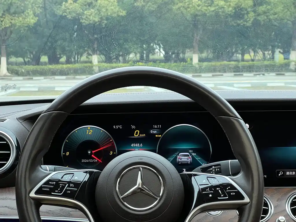 MERCEDES-BENZ E CLASS