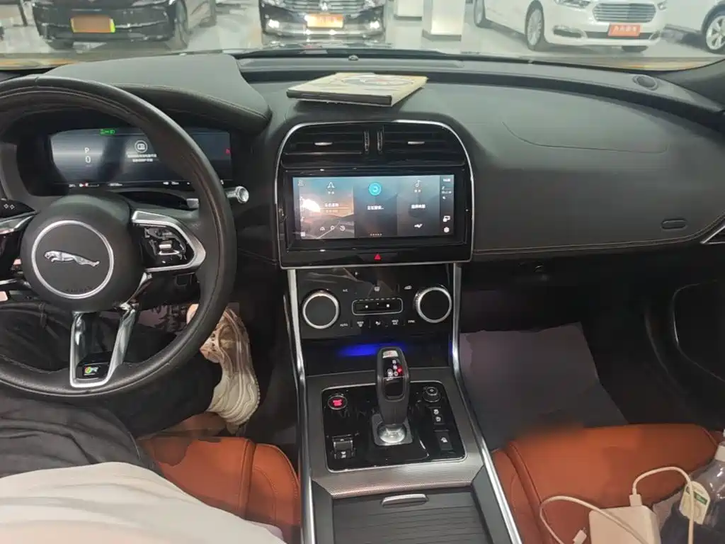 Jaguar XEL — миниатюра 10
