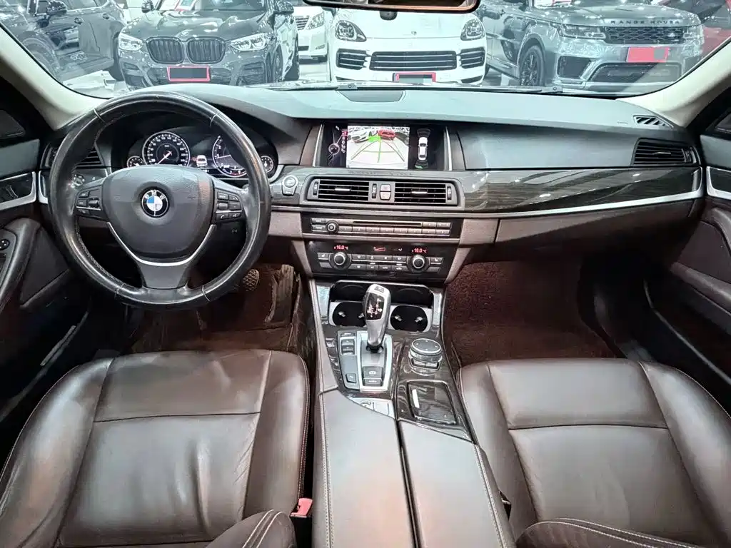 BMW 5 Series — миниатюра 9