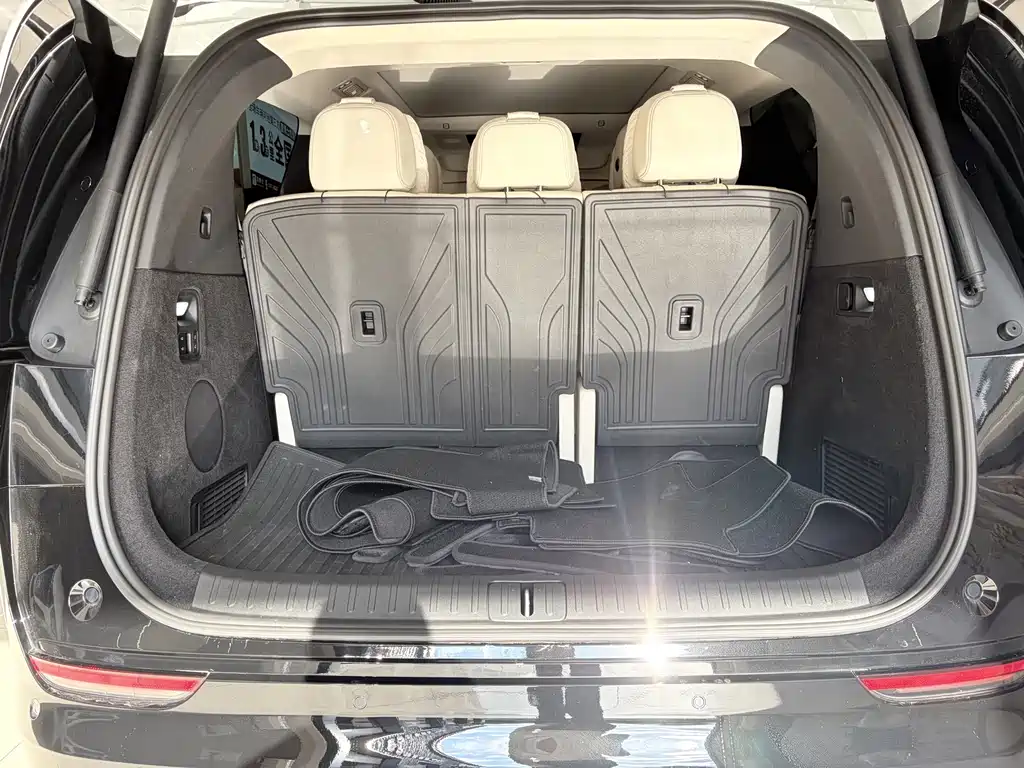 Li Auto Li MEGA — миниатюра 21