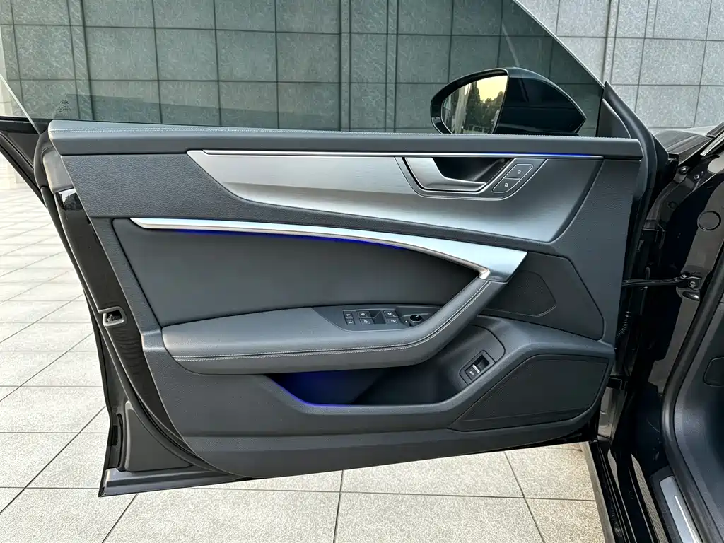 Audi A7L — миниатюра 17