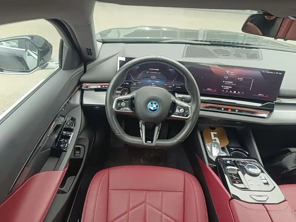 BMW i5 — миниатюра 11
