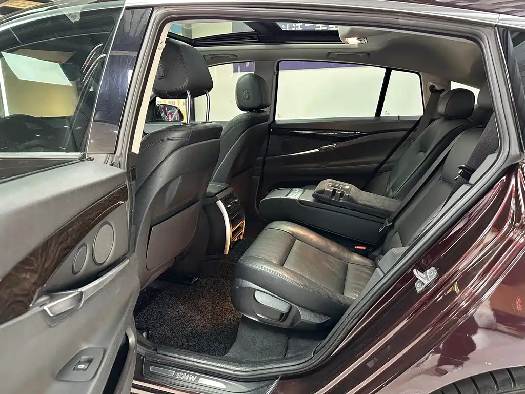 BMW 5 Series GT 5 GT 2014 528i Lead