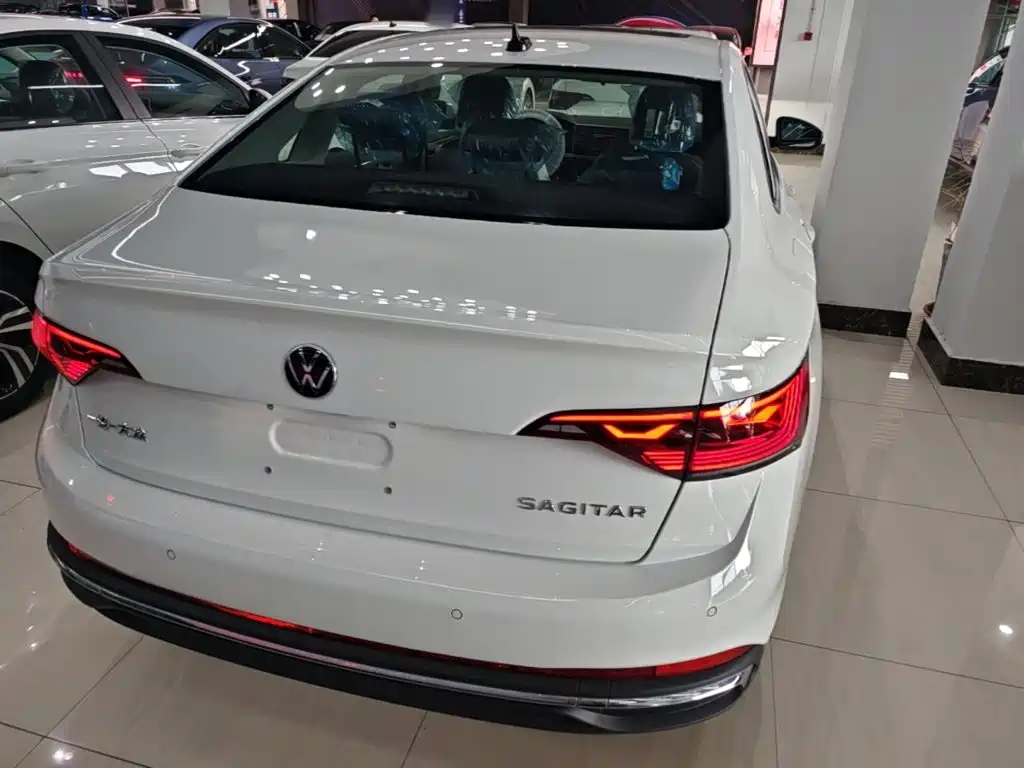 Volkswagen Sagitar 2025 200TSI DSG