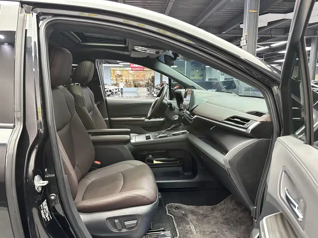 Toyota Sienna — миниатюра 8