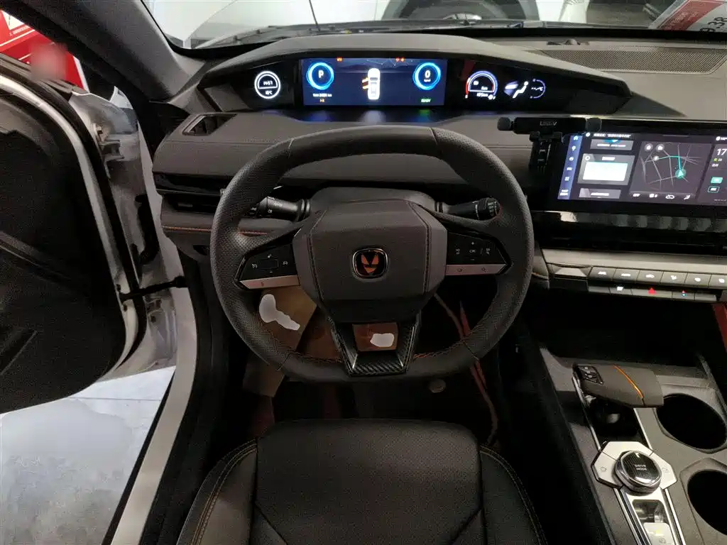 CHANGAN  UNI V SMART IDD